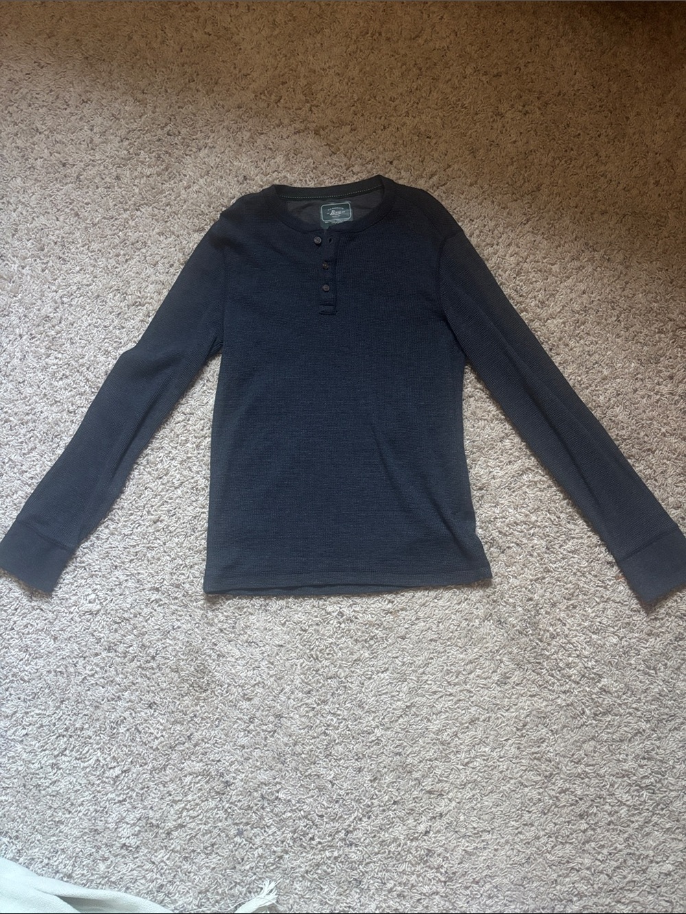 G.H. Bass & Co. Men’s Black Long-Sleeve Henley